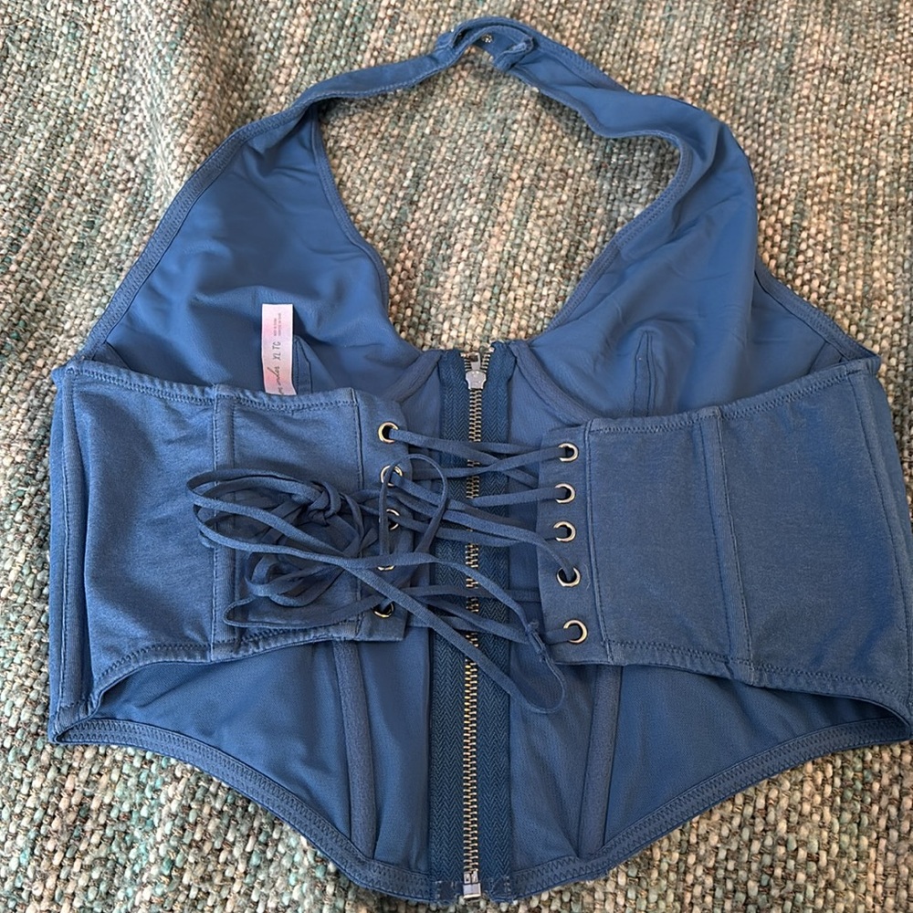 halter top - Picture 2 of 3